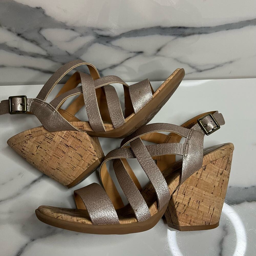 Korks Kork-Ease Wms Gold Metallic Leather Cork Sole Platform Nedra Sandals Sz 8 - Picture 6 of 7